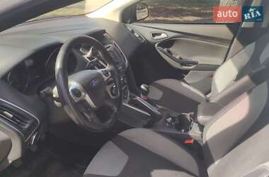 Хетчбек Ford Focus 2012 в 