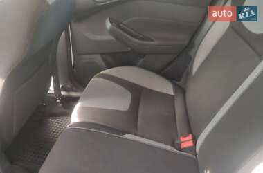 Хетчбек Ford Focus 2012 в 