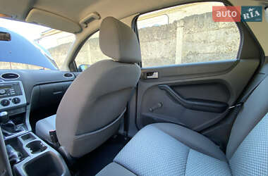 Хэтчбек Ford Focus 2006 в 