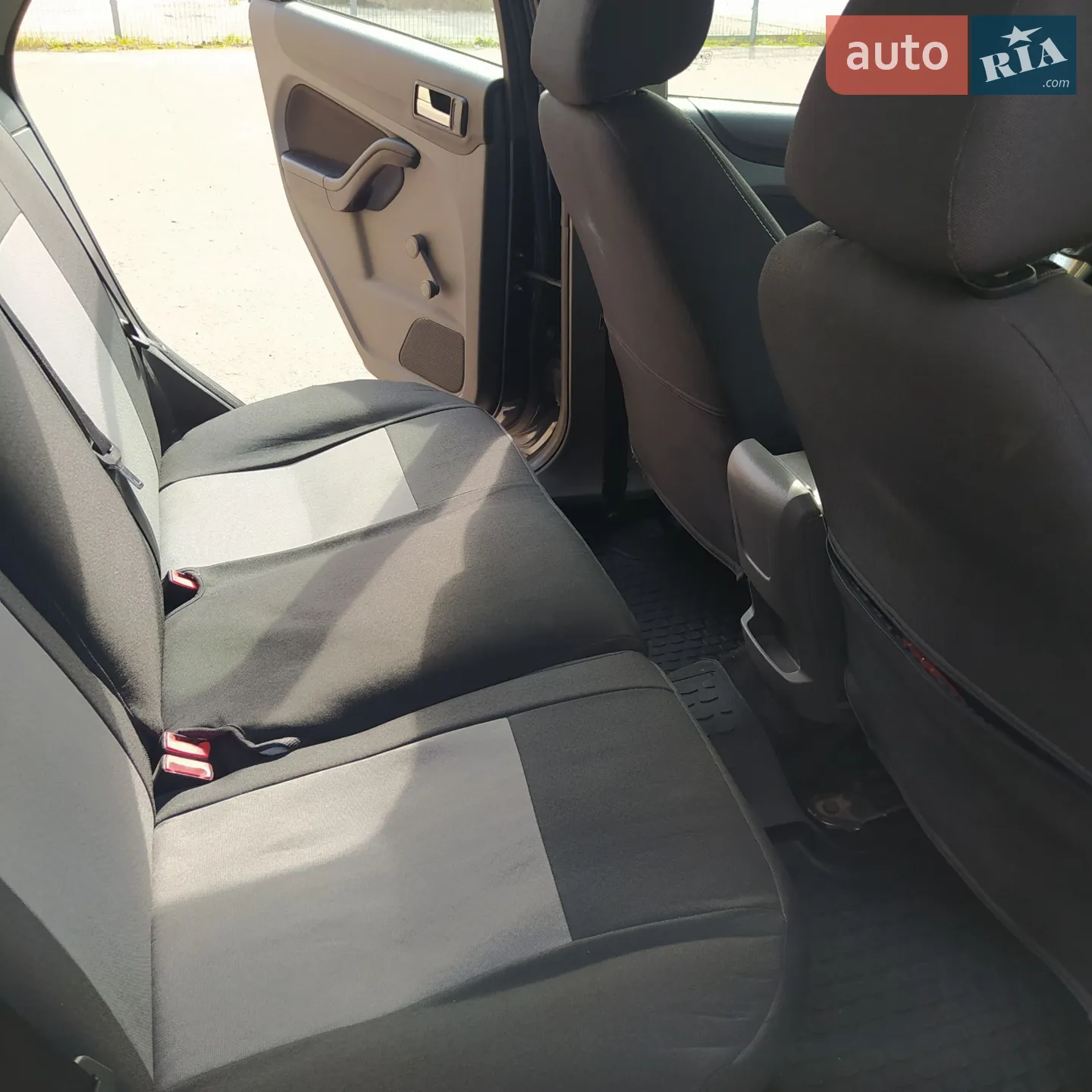 2011 Ford Focus - мініатюра 27