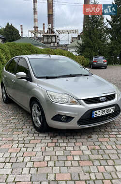 Хэтчбек Ford Focus 2010 в 