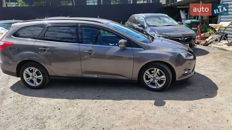 Універсал Ford Focus 2013 в Глухові