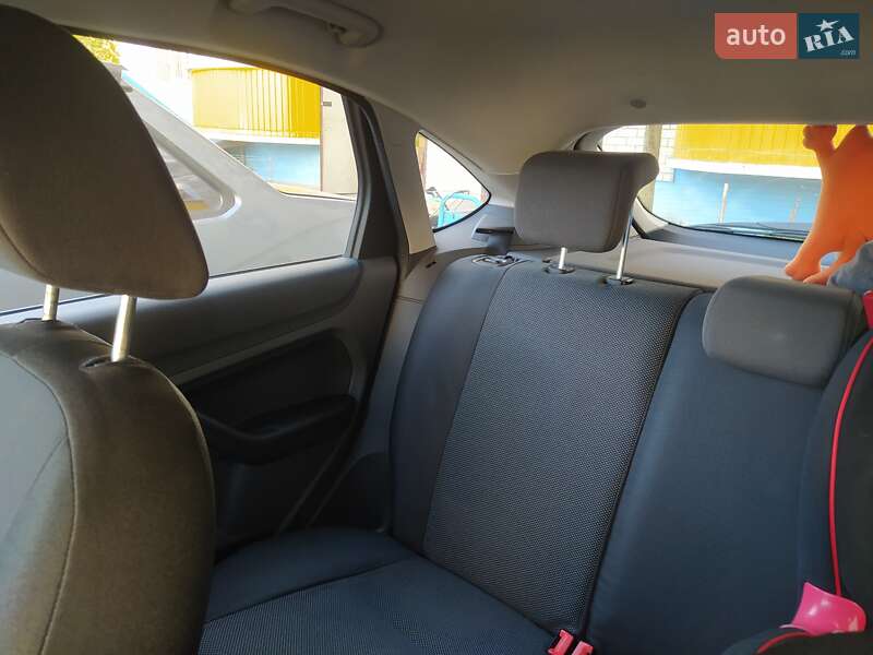 Хэтчбек Ford Focus 2006 в Чернигове