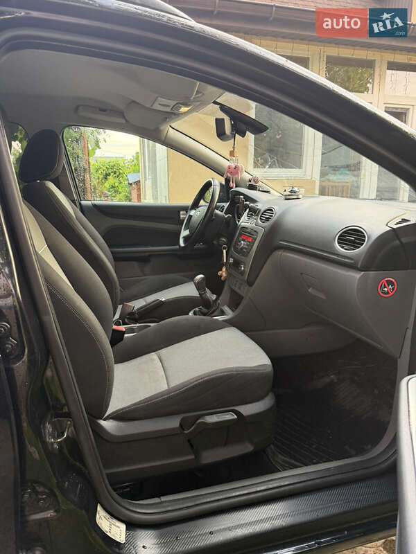 Универсал Ford Focus 2010 в Дубровице