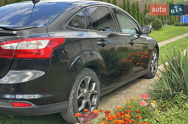 Седан Ford Focus 2013 в 