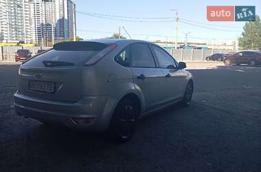 Хэтчбек Ford Focus 2011 в 