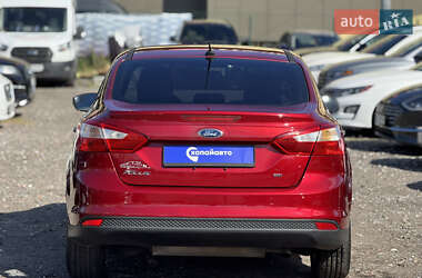 Седан Ford Focus 2014 в 