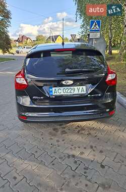 Хэтчбек Ford Focus 2013 в 