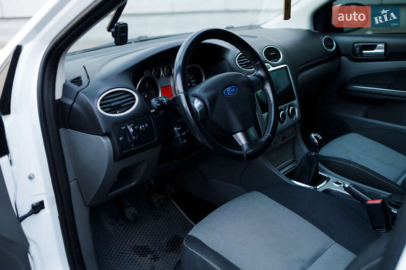 Хэтчбек Ford Focus 2011 в Львове фото 21 Хэтчбек Ford Focus 2011 в Львове