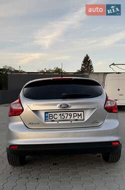 Хетчбек Ford Focus 2013 в 