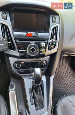 Седан Ford Focus 2012 в 
