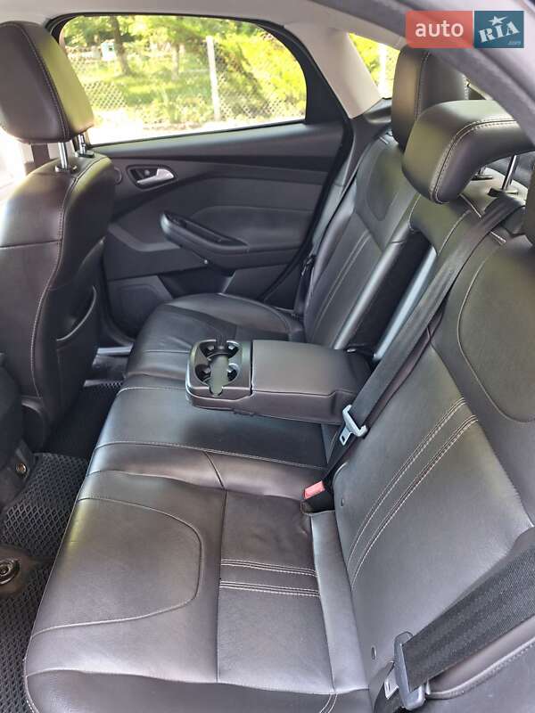 Седан Ford Focus 2012 в Золочеве