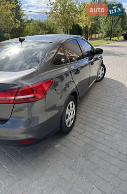 Седан Ford Focus 2018 в 