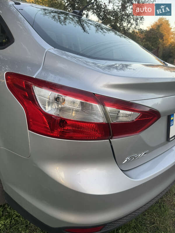 Седан Ford Focus 2012 в Шептицькому