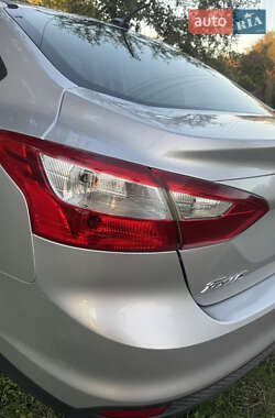 Седан Ford Focus 2012 в 