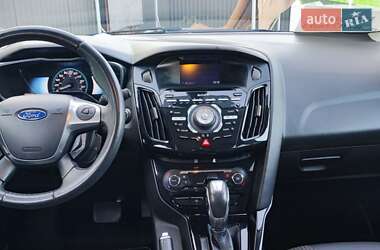 Хэтчбек Ford Focus 2013 в 