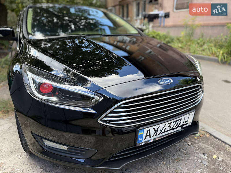 Хэтчбек Ford Focus 2016 в 