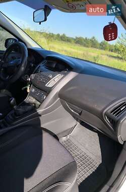 Седан Ford Focus 2016 в 
