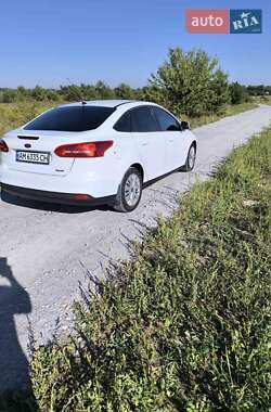 Седан Ford Focus 2016 в 