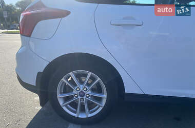 Хэтчбек Ford Focus 2013 в 