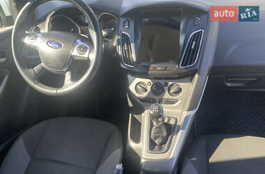 Хэтчбек Ford Focus 2013 в 