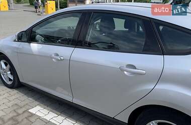 Хэтчбек Ford Focus 2013 в 