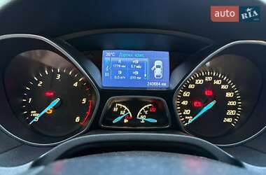 Хэтчбек Ford Focus 2013 в 