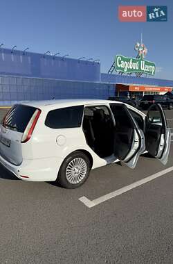 Универсал Ford Focus 2010 в 
