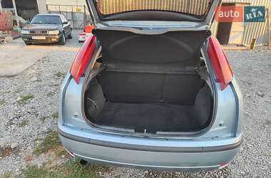 Хэтчбек Ford Focus 2004 в 
