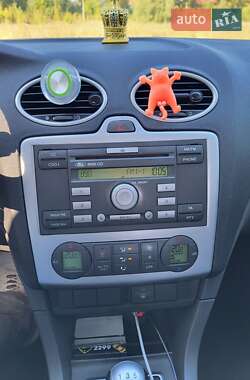 Універсал Ford Focus 2005 в  фото 2 Універсал Ford Focus 2005 в