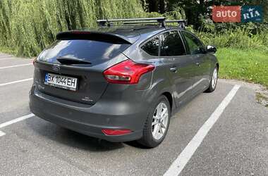 Хэтчбек Ford Focus 2015 в 
