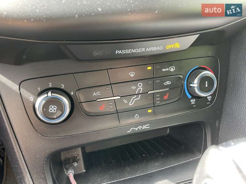 Хэтчбек Ford Focus 2015 в Львове фото 22 Хэтчбек Ford Focus 2015 в Львове