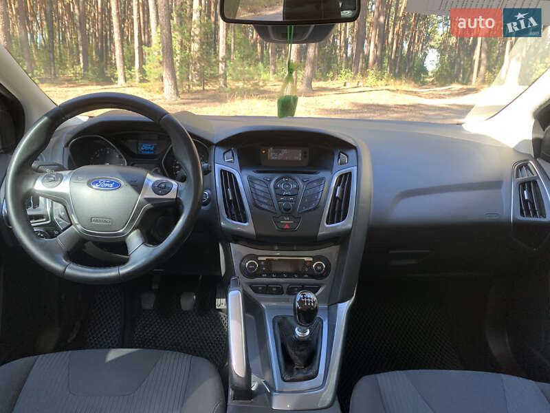 Хэтчбек Ford Focus 2011 в Киеве фото 12 Хэтчбек Ford Focus 2011 в Киеве