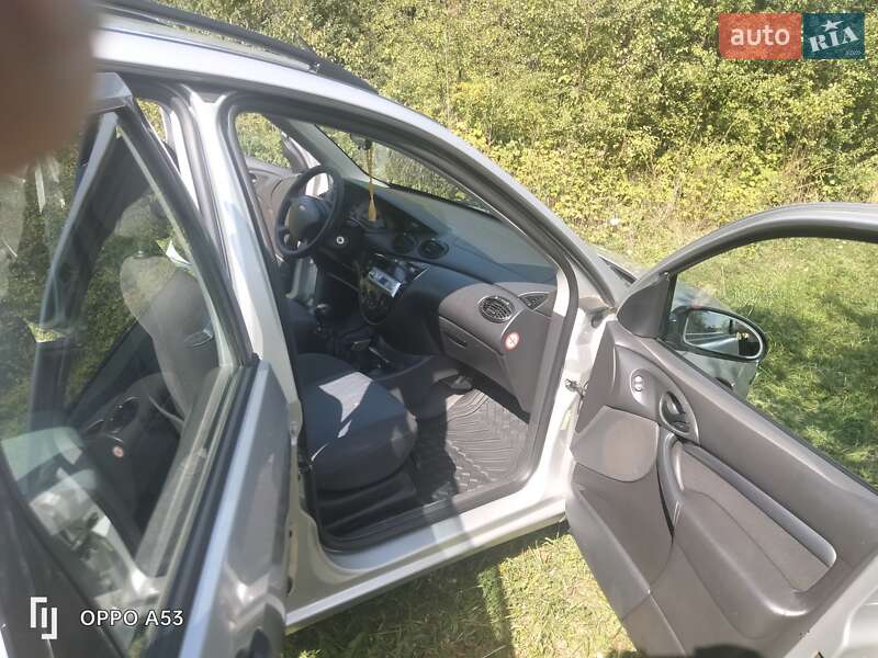 Универсал Ford Focus 2003 в Новояворовске