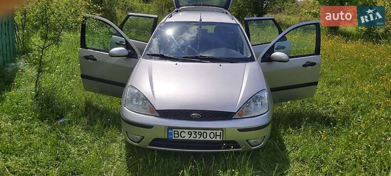 Универсал Ford Focus 2003 в Новояворовске