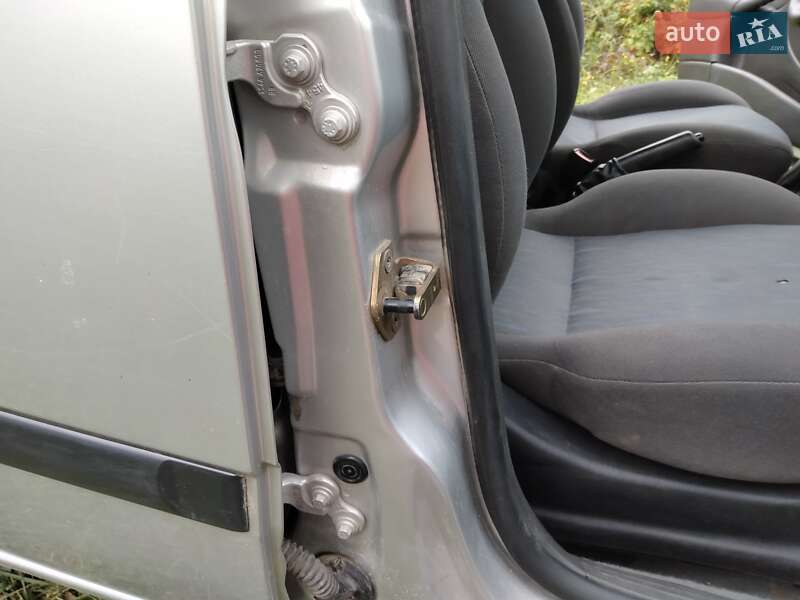 Универсал Ford Focus 2003 в Новояворовске