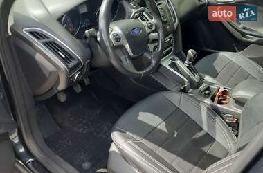 Хэтчбек Ford Focus 2011 в 