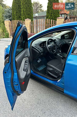 Хэтчбек Ford Focus 2014 в 
