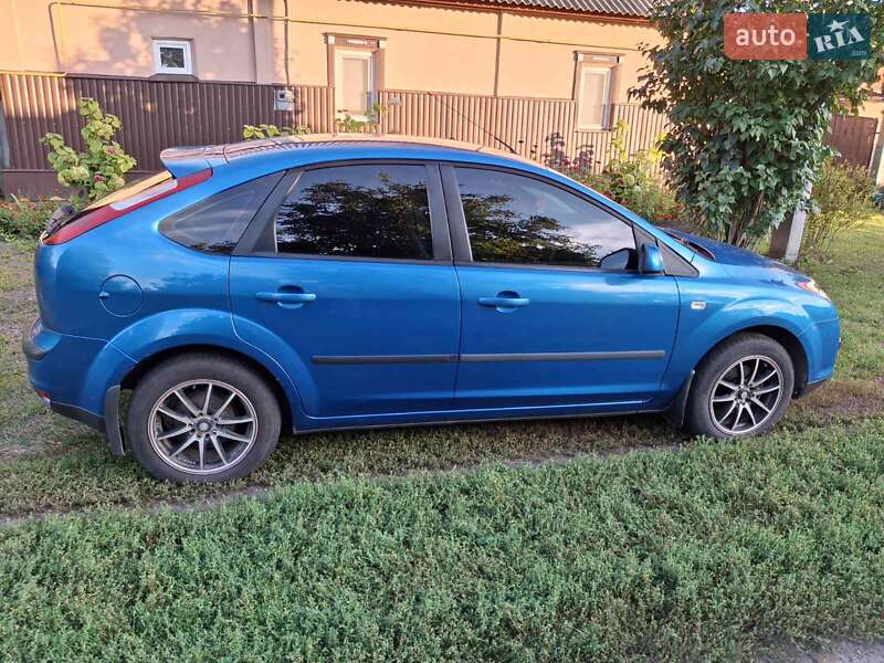 Хэтчбек Ford Focus 2007 в Бурыни