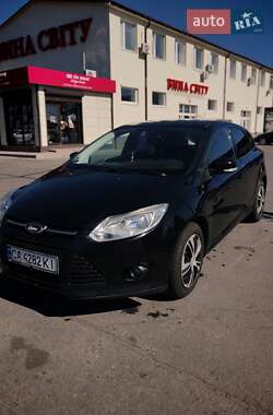 Хэтчбек Ford Focus 2011 в 