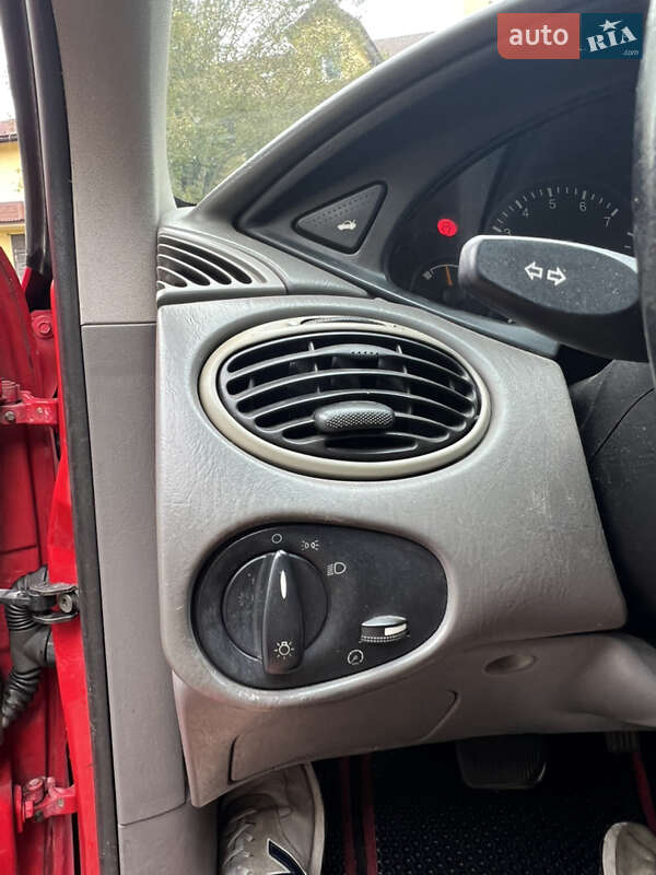 Седан Ford Focus 2001 в Львове фото 7 Седан Ford Focus 2001 в Львове