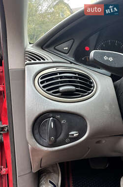 Седан Ford Focus 2001 в 