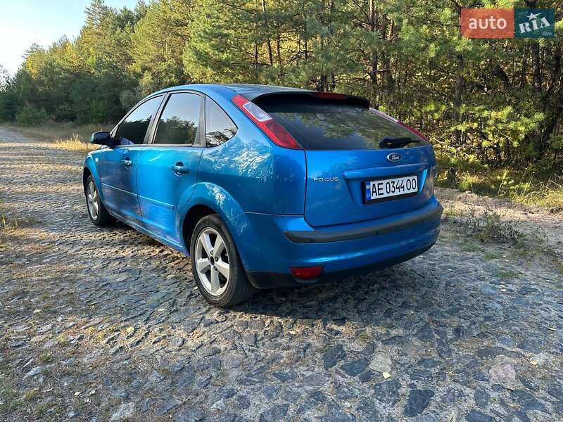 Хетчбек Ford Focus 2004 в Дніпрі