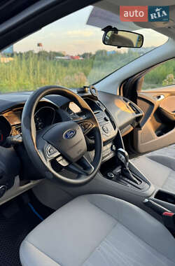 Седан Ford Focus 2015 в 