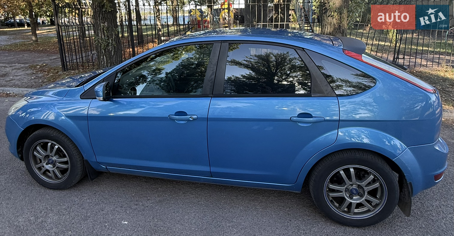2010 Ford Focus - мініатюра 11