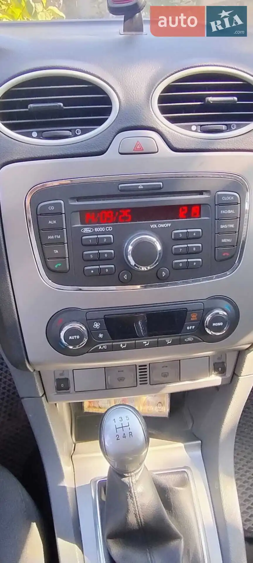 2010 Ford Focus - мініатюра 7