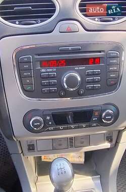 Хэтчбек Ford Focus 2010 в 