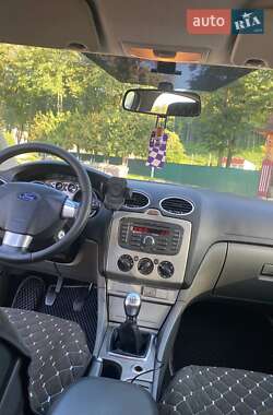 Хэтчбек Ford Focus 2010 в Вижнице