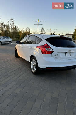 Хэтчбек Ford Focus 2014 в 