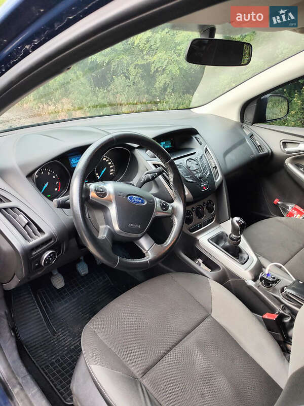 Хетчбек Ford Focus 2013 в Нових Санжарах